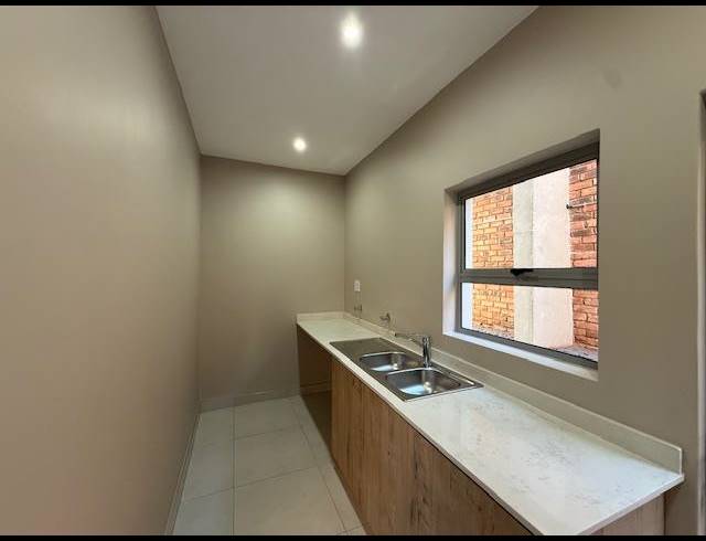 3 BEDROOM HOUSE FOR SALE IN BRYANSTON